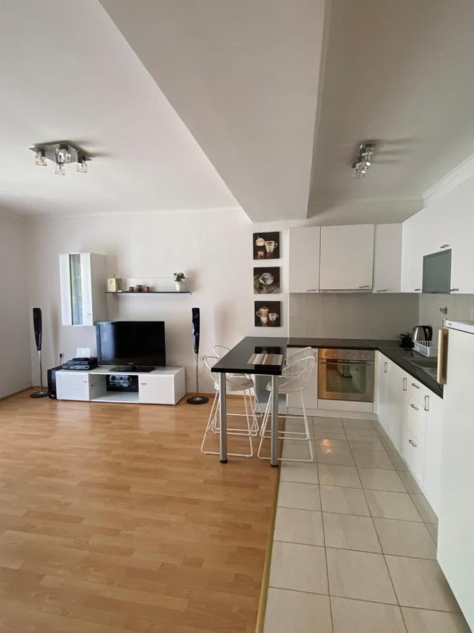 Aqua Blue Apartment Peštani Dış mekan fotoğraf